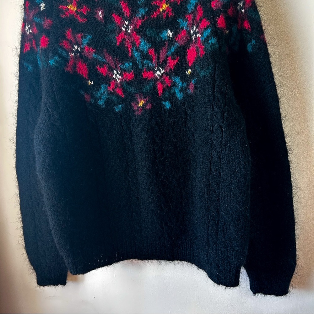 L.L. Bean Vintage 80s Floral Black Mohair Sweater XL - Picture 6 of 10